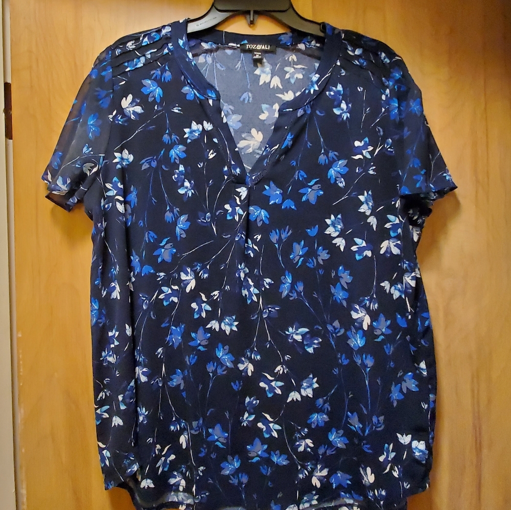 Plus size Blue flower blouse